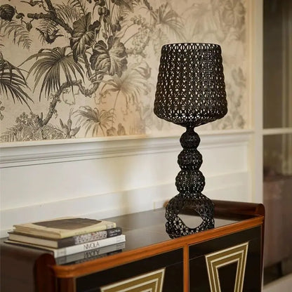 Lampada da Pavimento Nordic-Italiana con Intaglio Artistico